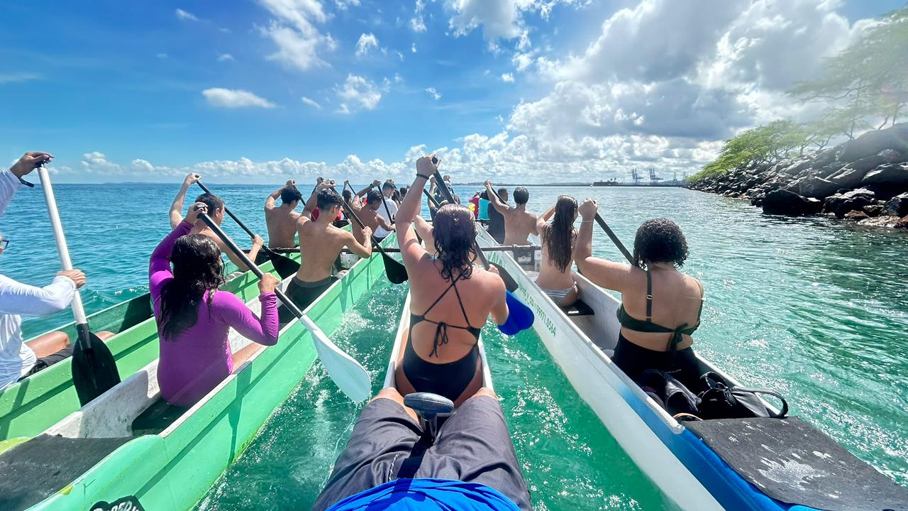 Canoa cheia diversão