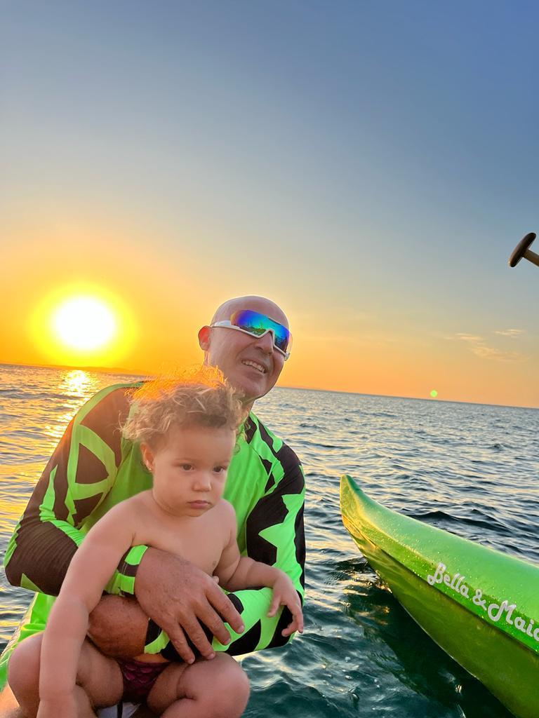 Segurança para crianças na canoa havaiana